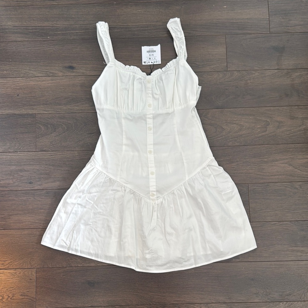 Bershka White Button-Down Chemise